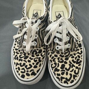 Vans Animal Print size 6.5 EUC